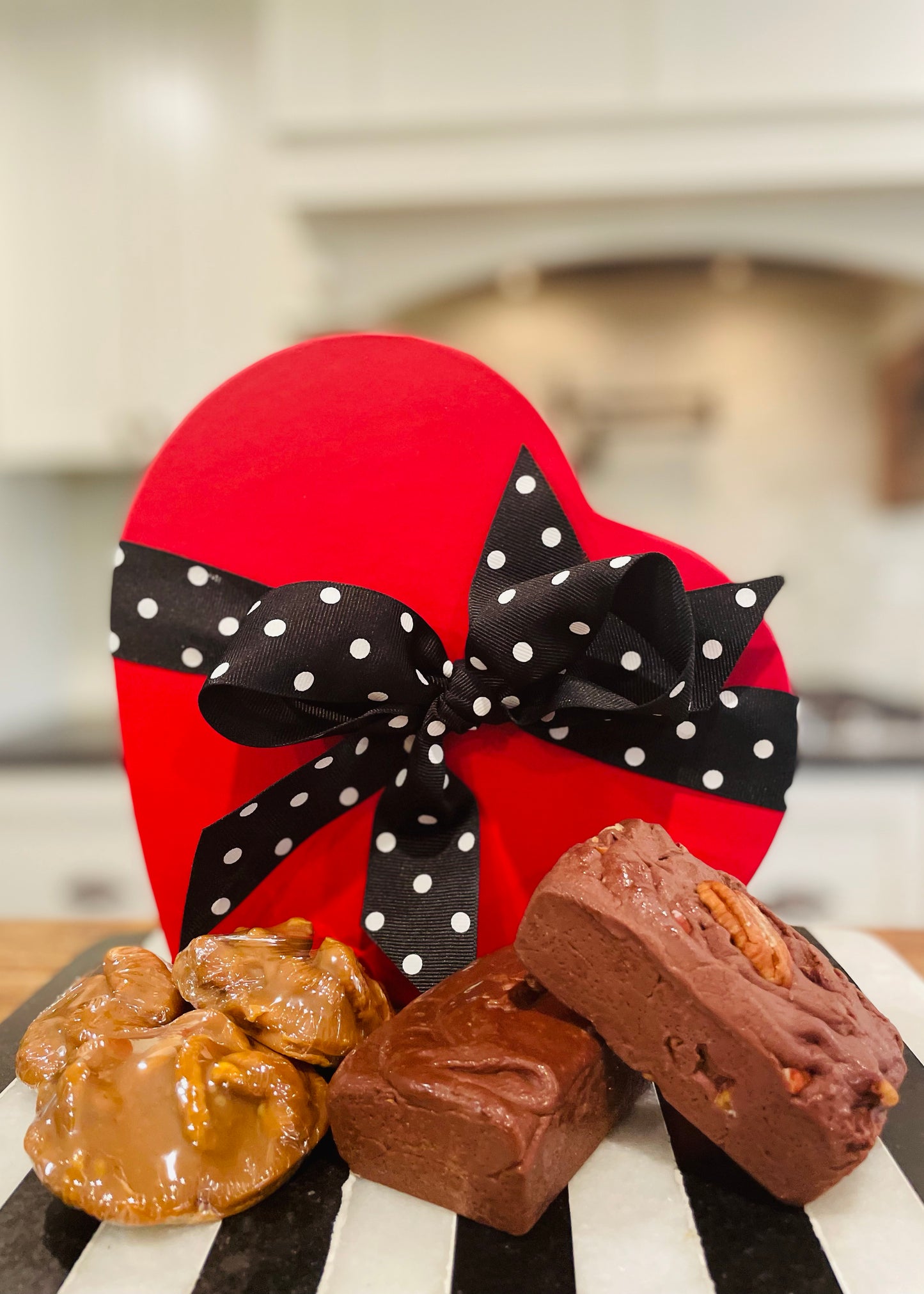 Deluxe Praline & Fudge Heart Box