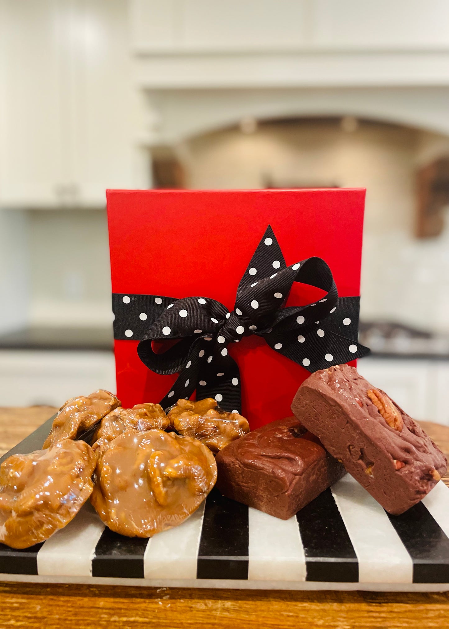 Deluxe Praline & Fudge Gift Box